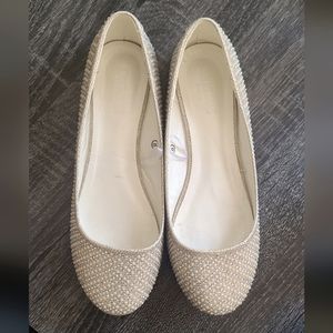 David’s Bridal crystal and pearl ballet flats size 8